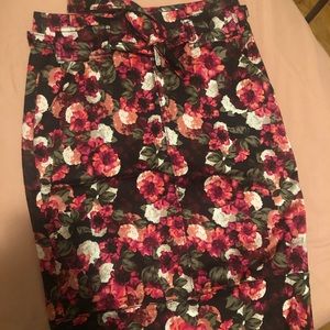 NWOT Floral BR Pencil Skirt